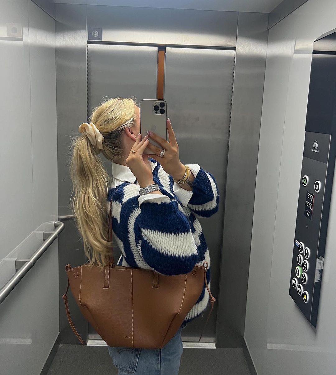 IVY – Gestreifter Pullover