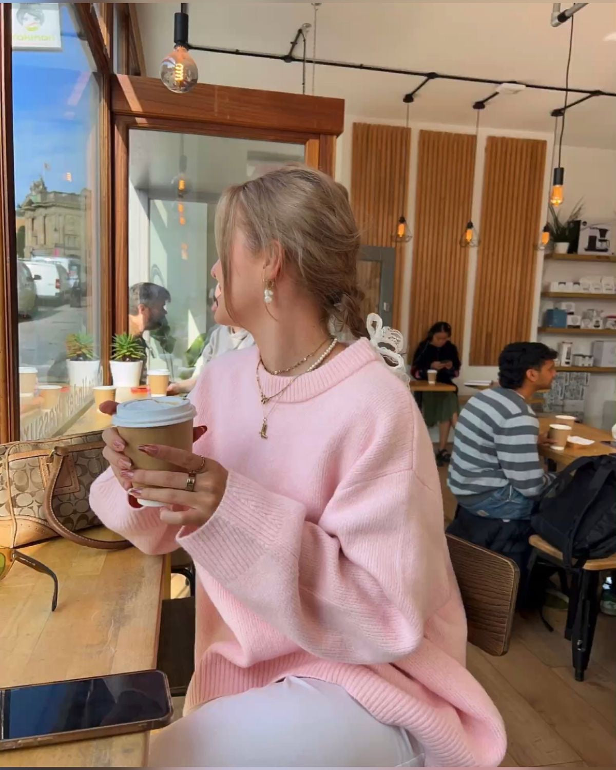 JOAN - Oversized Pinker Pullover
