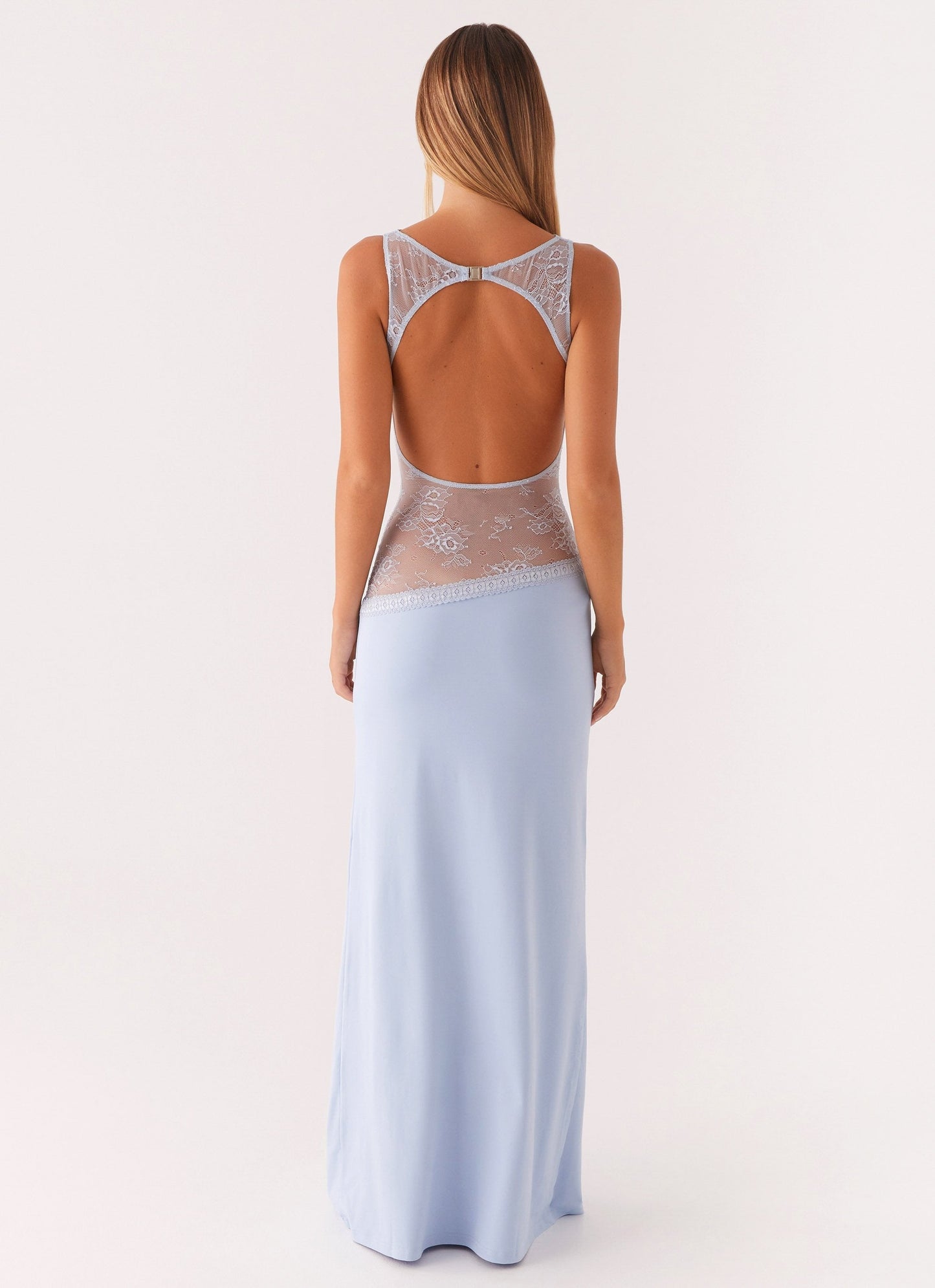 SELENA | Eleganter Cut-Out