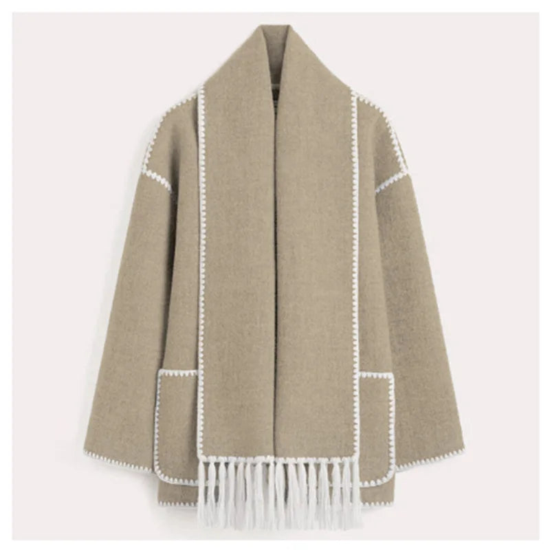 EMILIA – Elegante und warme Herbstjacke mit Schal