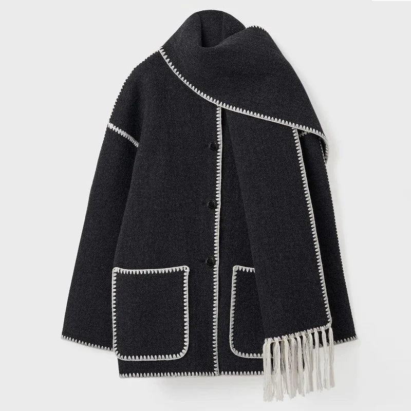 EMILIA – Elegante und warme Herbstjacke mit Schal