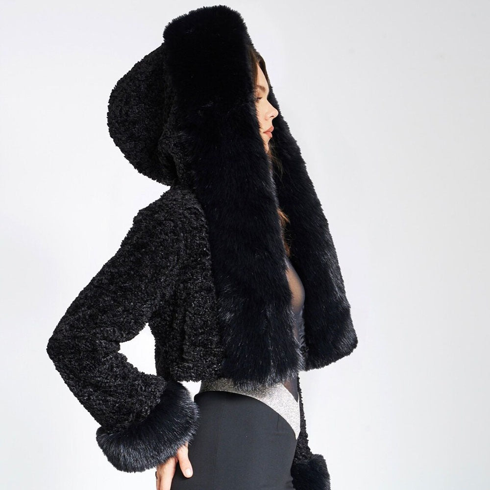 RIEL | Zeitlose Wolljacke mit Kapuze und Pelzkragen