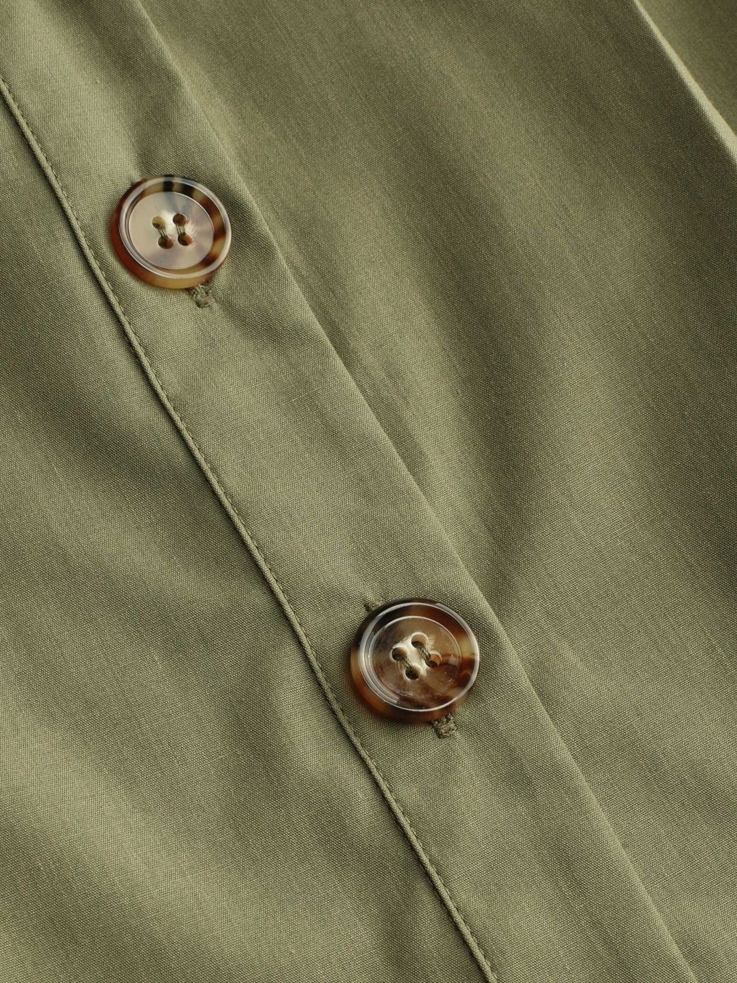 VANA | Modernes Kleid mit Knöpfen