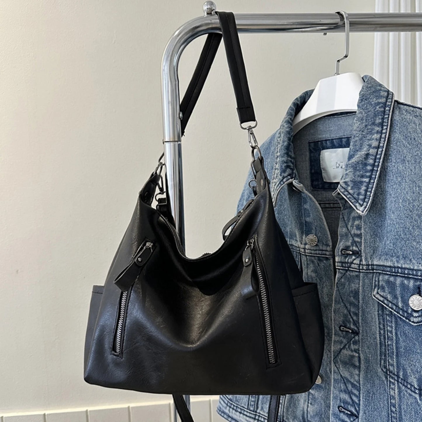 ELARA | Schlanke Crossbody-Tasche aus Leder