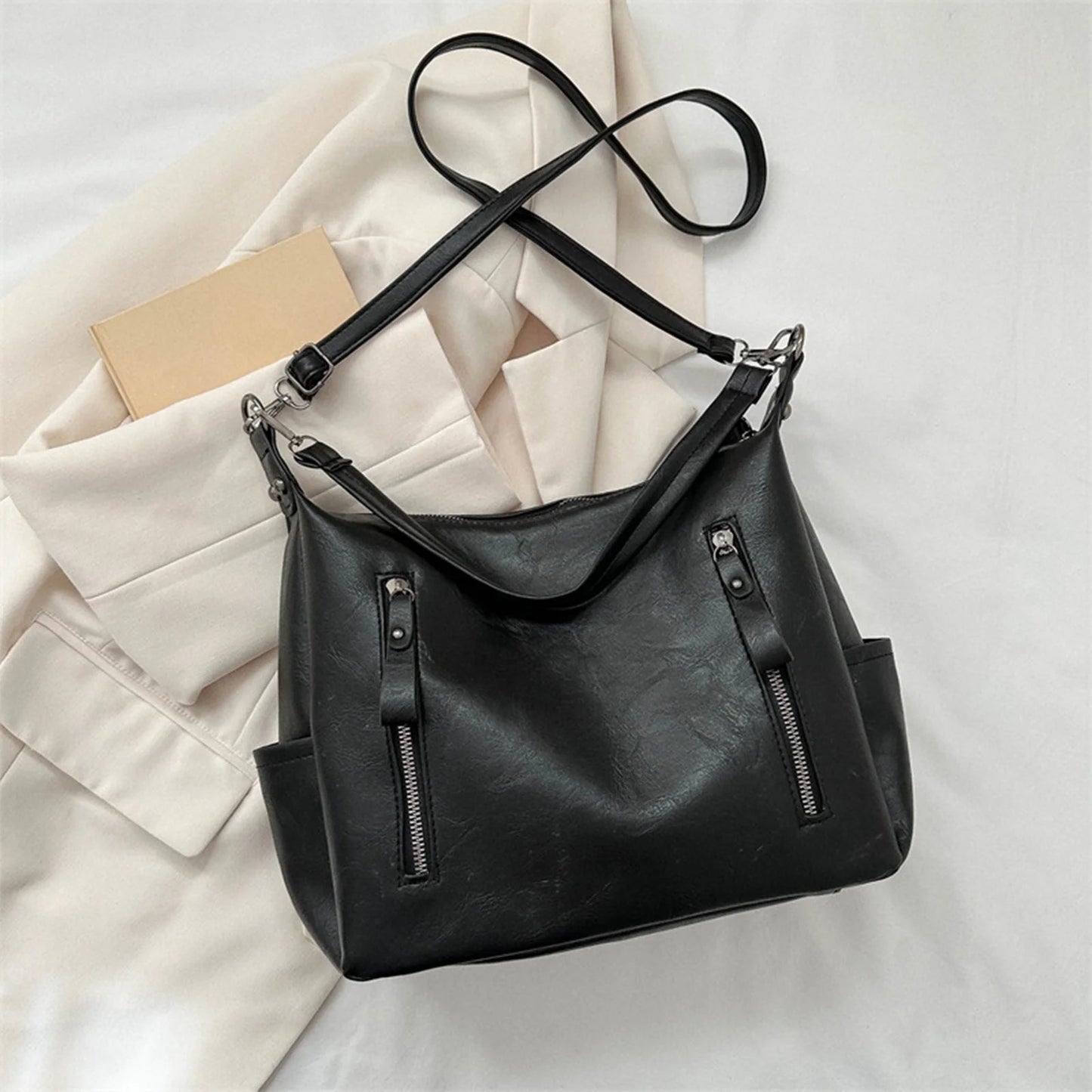 ELARA | Schlanke Crossbody-Tasche aus Leder