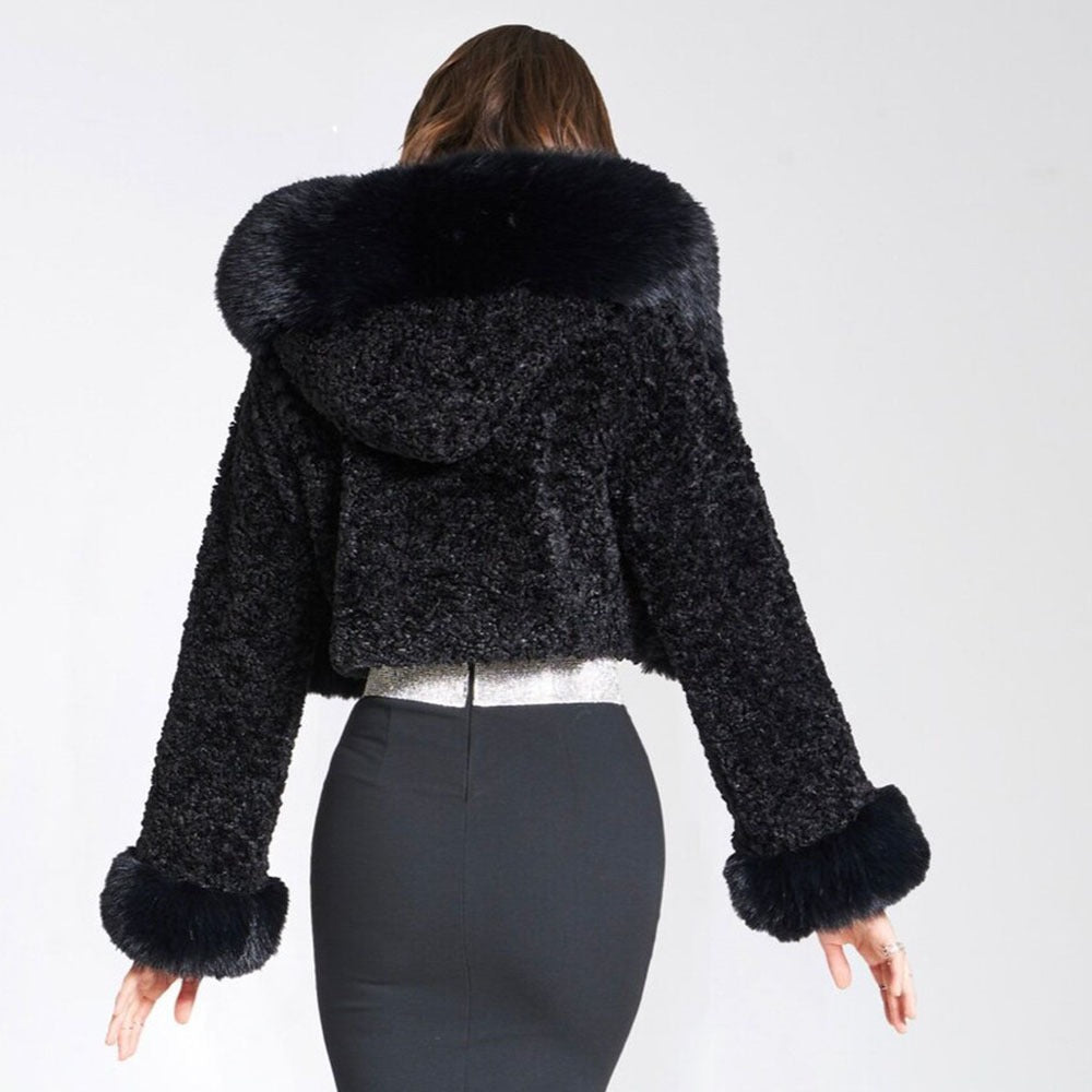 RIEL | Zeitlose Wolljacke mit Kapuze und Pelzkragen