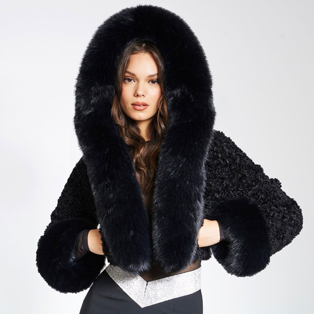 RIEL | Zeitlose Wolljacke mit Kapuze und Pelzkragen