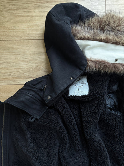 EMERY | Kapuzenjacke mit Fellbesatz und Knopfverschluss