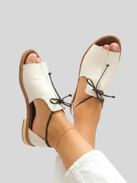 DÖRTE | Sandalen mit Schnürung und Offener Zehenpartie