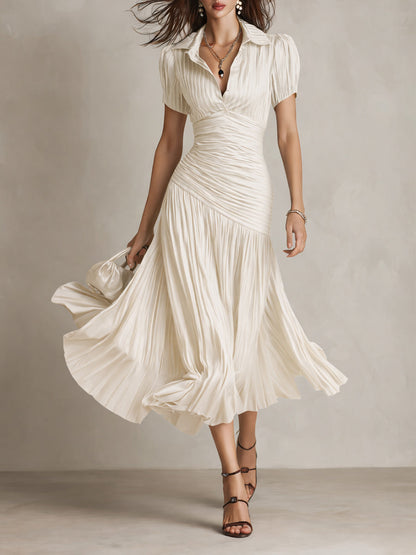 ANOUK | Gestreiftes Satin-Midikleid mit Plisseefalten