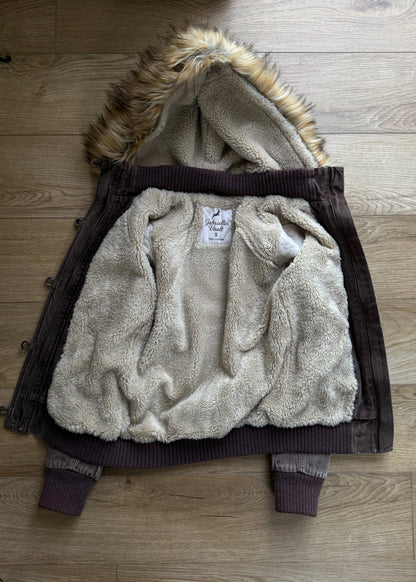 EMERY | Kapuzenjacke mit Fellbesatz und Knopfverschluss