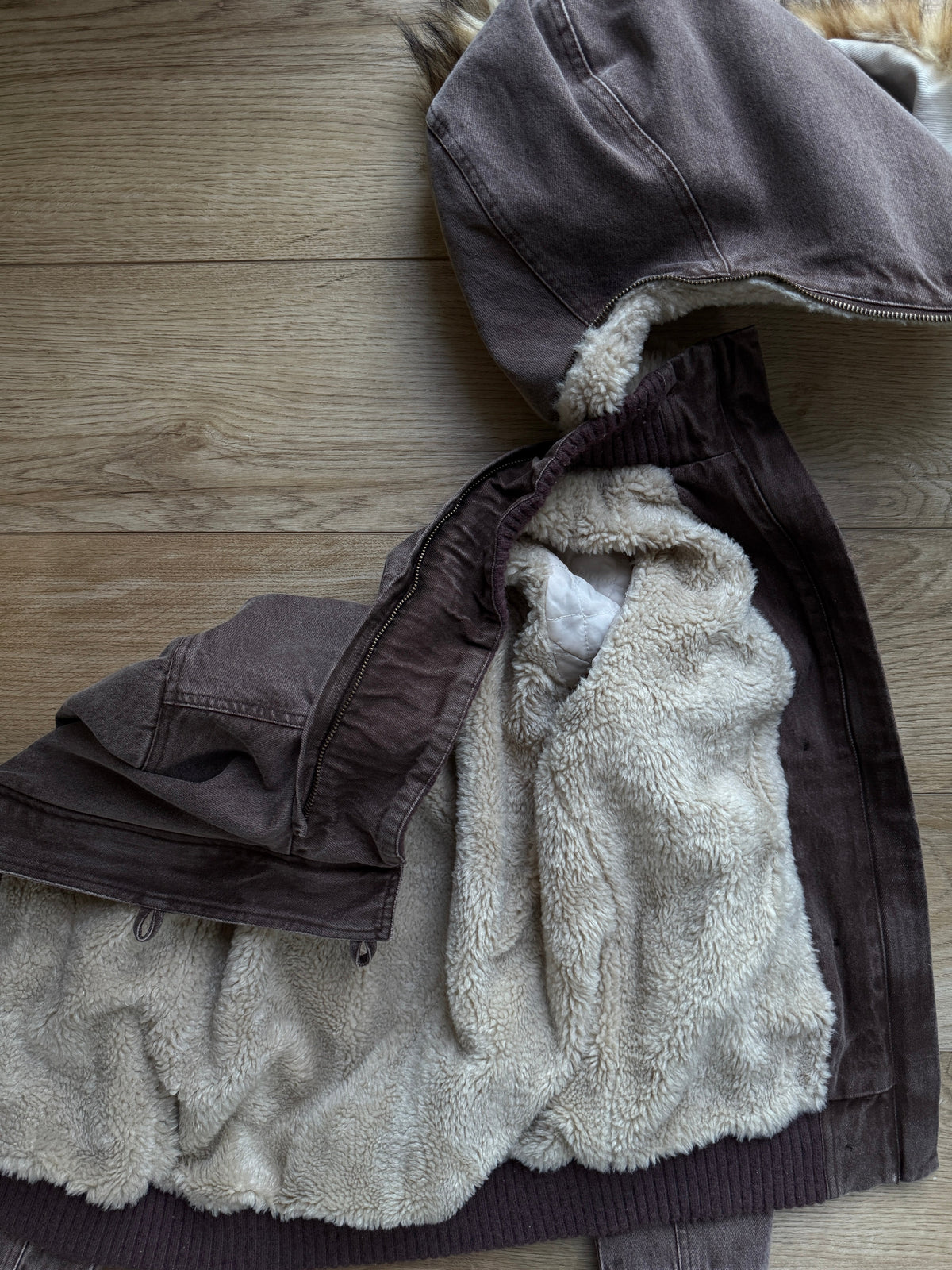 EMERY | Kapuzenjacke mit Fellbesatz und Knopfverschluss