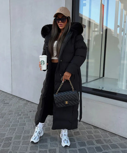 ELISE | Langer Steppmantel mit Fellkragen