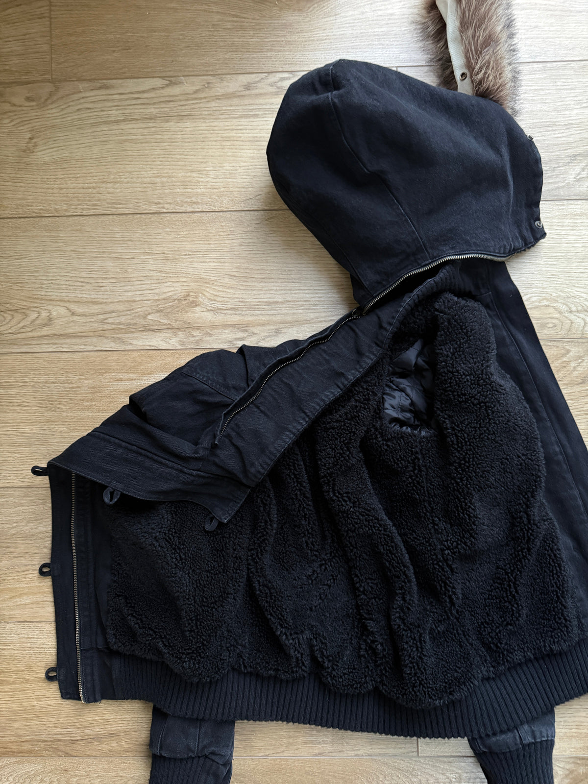 EMERY | Kapuzenjacke mit Fellbesatz und Knopfverschluss