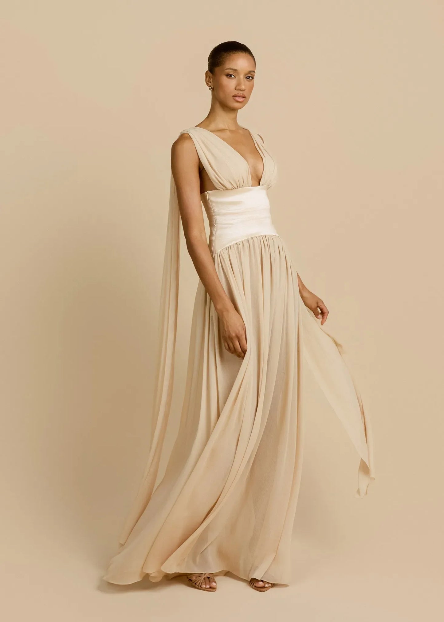 TABEA | Maxikleid mit Tiefem Ausschnitt