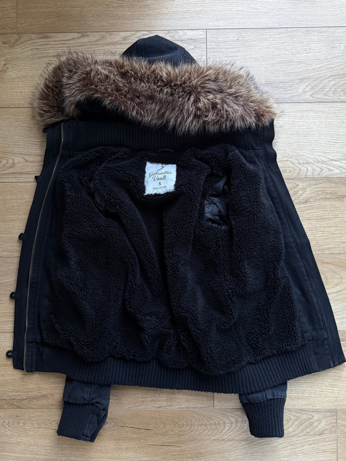 EMERY | Kapuzenjacke mit Fellbesatz und Knopfverschluss
