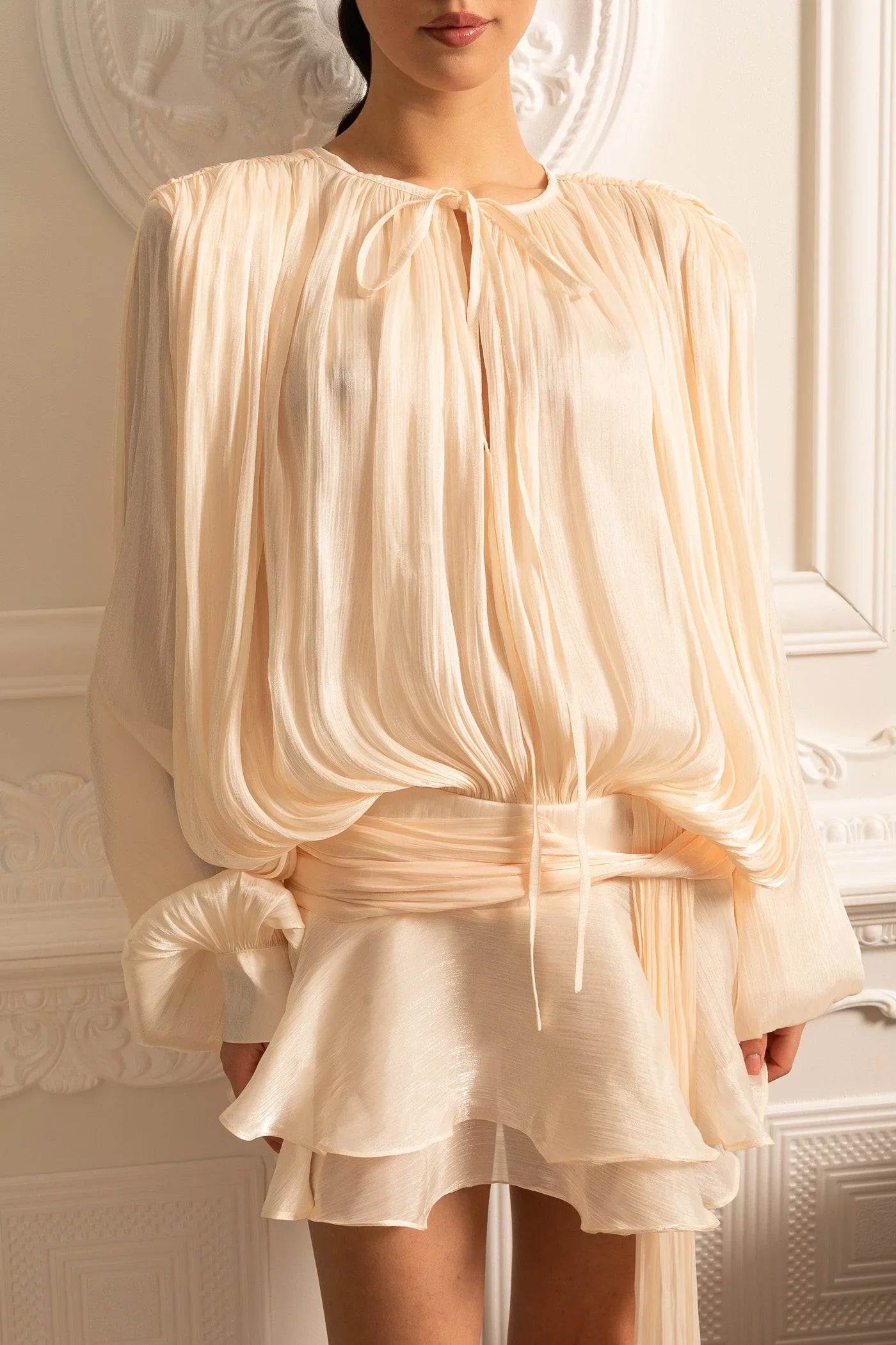 ROMY | Mini-Kleid mit Drapierten Langen Ärmeln