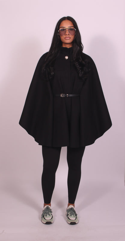 JANICE | Eleganter Cape-Mantel mit femininer Silhouette