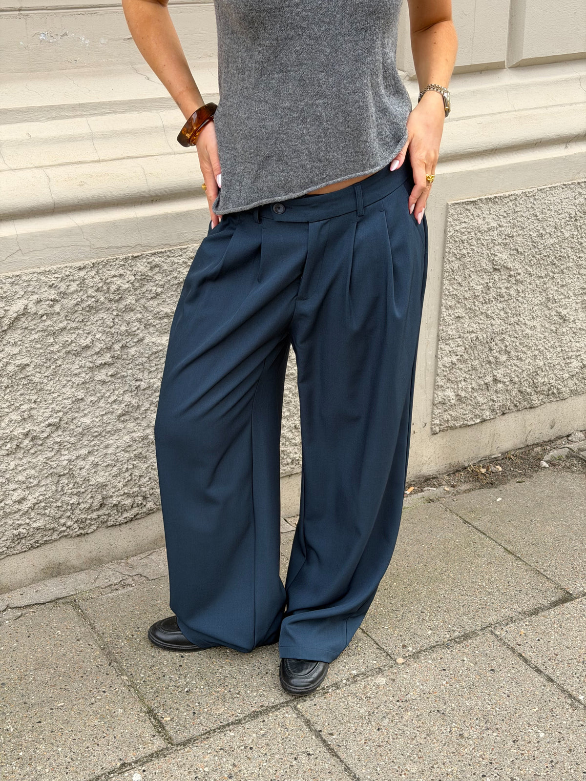 RILEY | Hochtaillierte Hosen mit weitem Bein