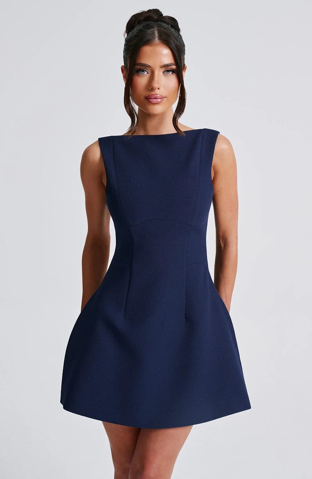 RUNA | Mini-Kleid mit Offenem Rücken