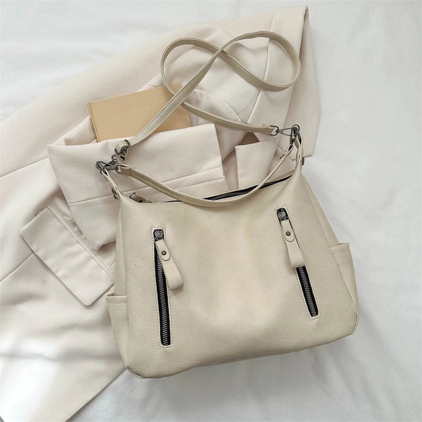 ELARA | Schlanke Crossbody-Tasche aus Leder