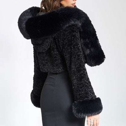 RIEL | Zeitlose Wolljacke mit Kapuze und Pelzkragen