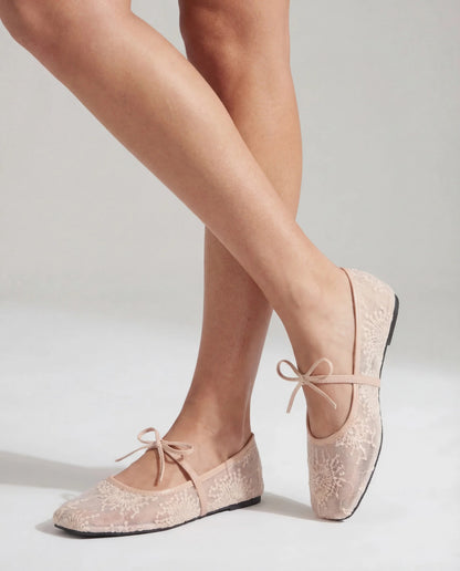 DANIELLE | Klassische Spitzen-Ballerinas mit Riemchen