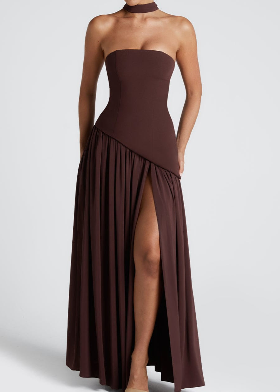 LINA | Kurve Eleganz