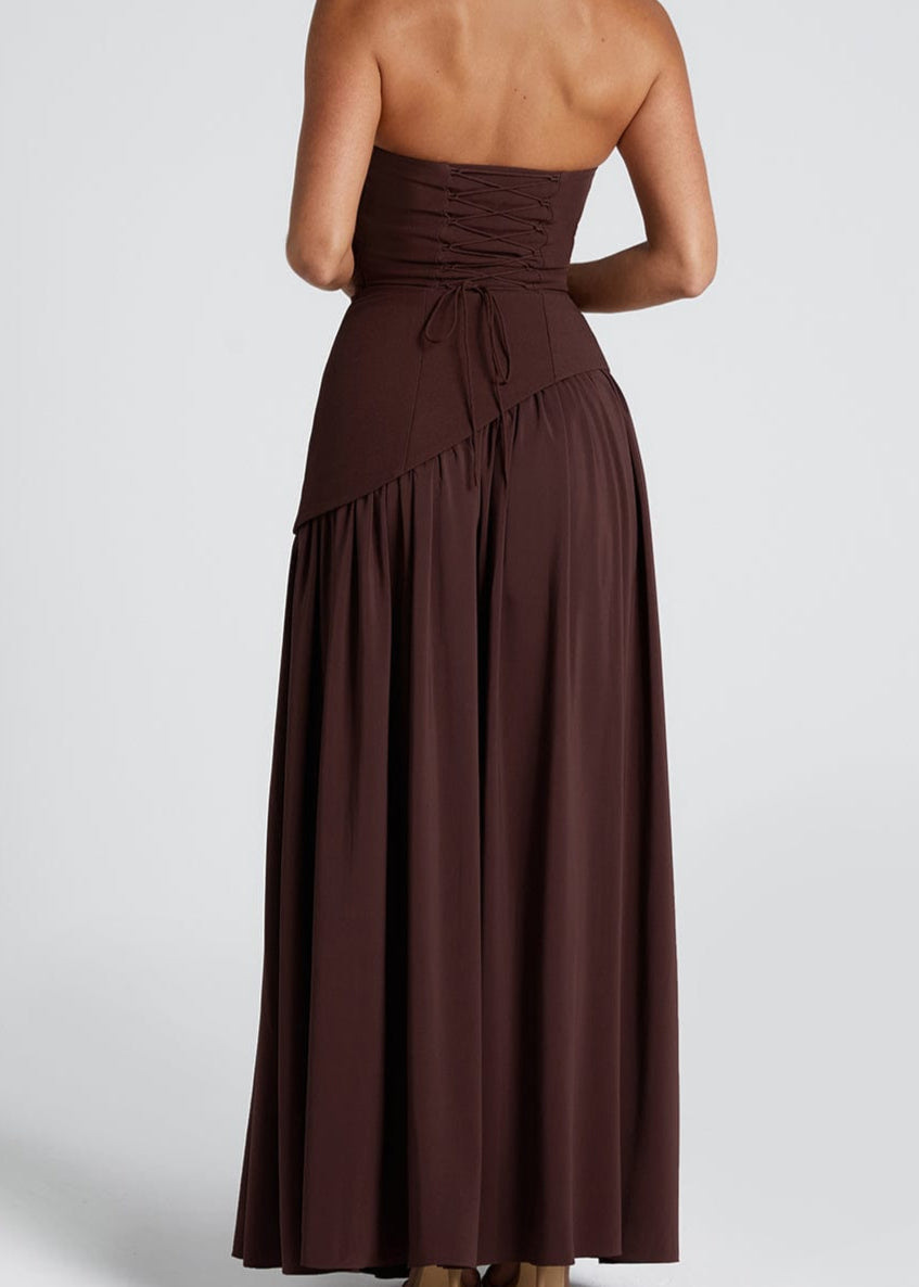 LINA | Kurve Eleganz
