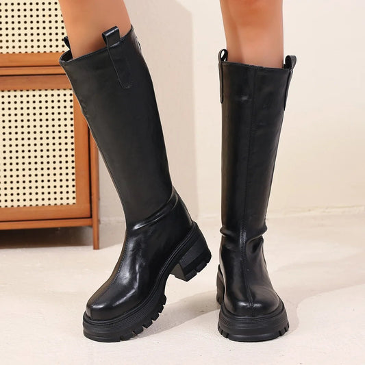 DEANNE | Kniehohe Stiefel mit markanter Sohle